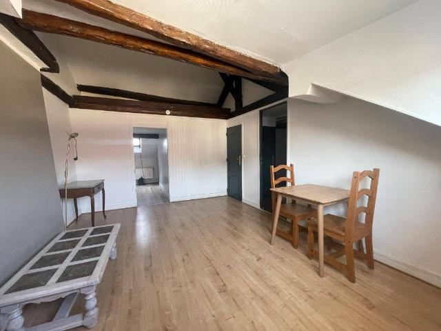 A LOUER ARPAJON centre ville T2 de 50 m² au sol 38 m²