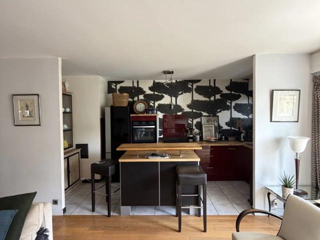 À LOUER – Beau 2/3 pièces de 70 m² avec 12 m² de balcons, cave e