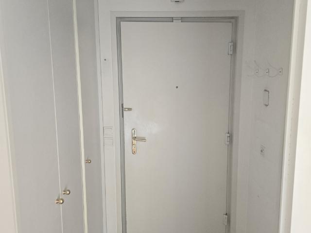 A LOUER BEAU STUDIO 36 m2 avec balcon LES HESPERIDES COURS BOSQUET A PAU