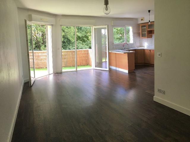 À louer – Bel appartement 4 pièces avec balcons, cave et garage