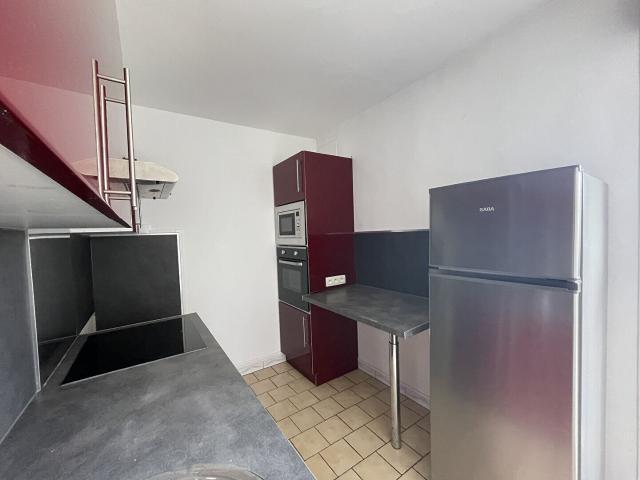 À LOUER / Bel appartement 4 pièces avec parking et cave rue de Taissy !