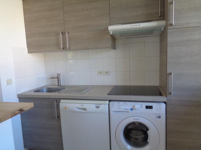 A LOUER: bel appartement T3 de 64 m2 avec terrasse et 2 parking