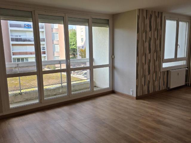 À LOUER – BEL APPARTEMENT T3 DE 80 m² – VESOUL – RÉSIDENCE LA LYSARDIÈRE