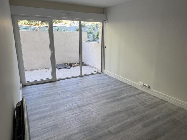 À louer Bel appartement T2 de 45 m2 avec parking Marseille 12e Honoraires offerts !