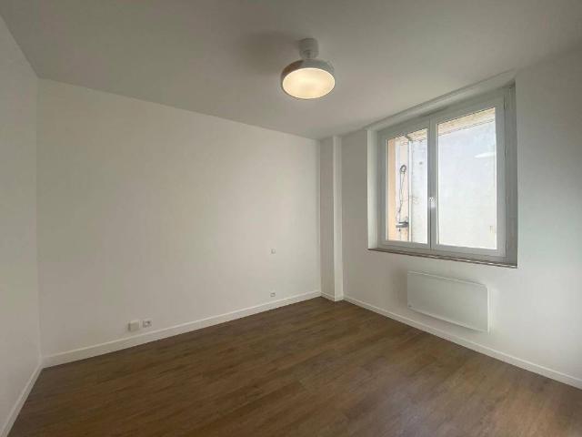À LOUER – Bel appartement T2 rénové centre ville