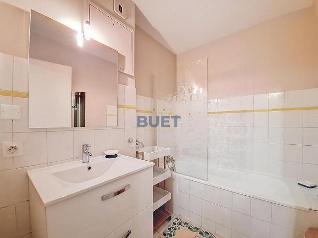 A LOUER Bel appartement de type 2 MEUBLÉ situé.