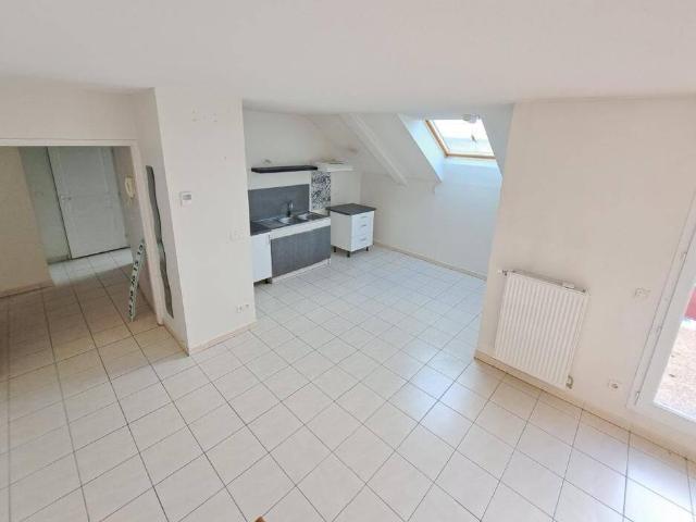 À louer Bel appartement en duplex avec balcon et garage
