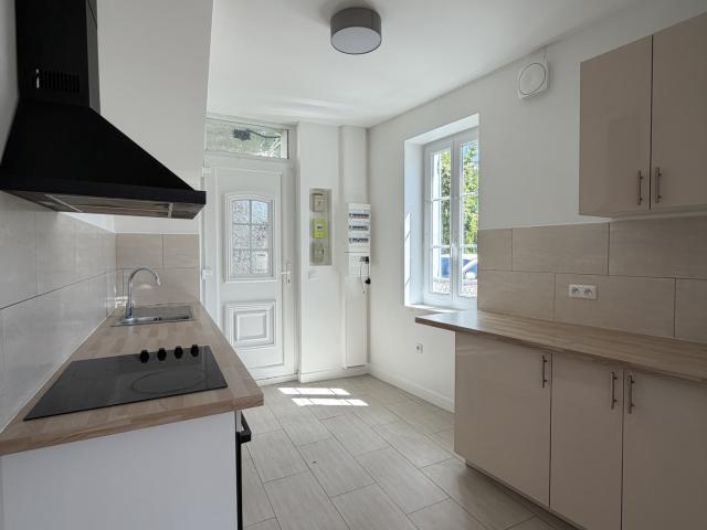 À louer Belle maison de ville 4 pièces entièrement rénovée à Nangis