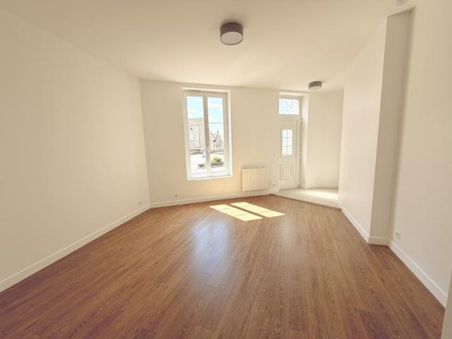 À louer Belle maison de ville 4 pièces entièrement rénovée