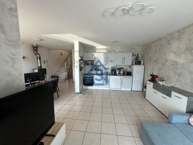 À LOUER BELLE MAISON FAMILIALE AVEC GARAGE