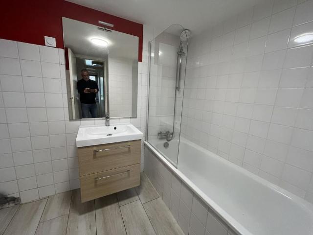 A LOUER BELLE PETITE MAISON BOUCHEMAINE