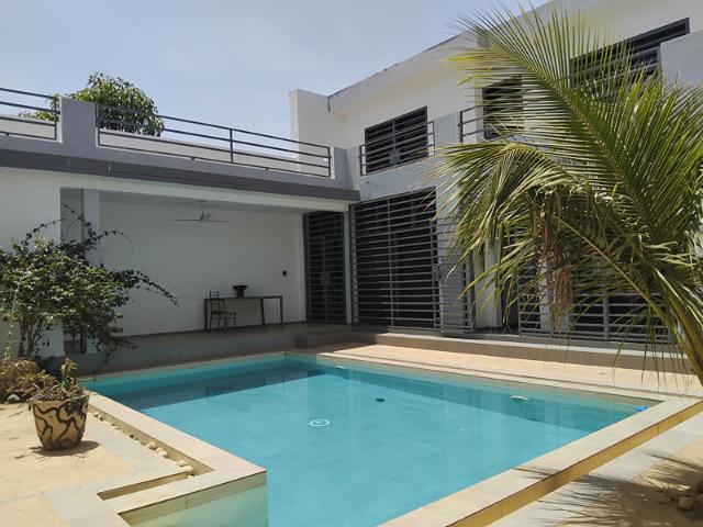 A LOUER BELLE VILLA MODERNE 3 CHAMBRES AVEC PISCINE