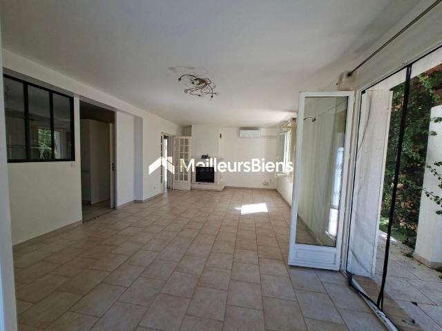 À LOUER – BELLE VILLA FAMILIALE AVEC PISCINE