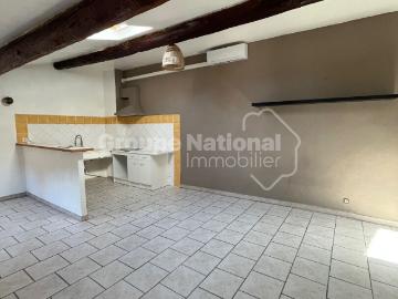 A LOUER BOULBON Appartement T2 dans le centre du village