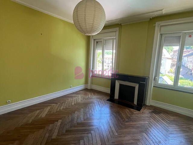 A LOUER BRIEY F4 CAVE et BALCON