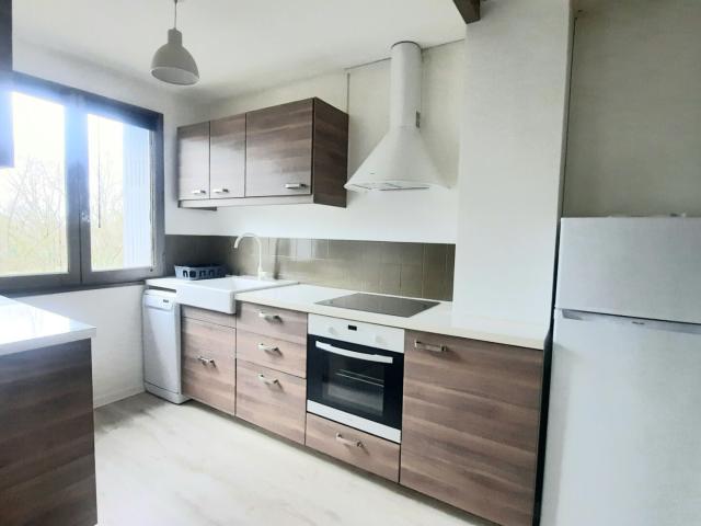 A LOUER CUGNAUX Appartement T2 44 m² au 2eme étage avec cuisine équipée loué meublé G572 FG