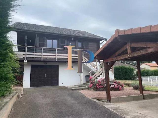 A LOUER CHARLIEU Chalet 4 chambres