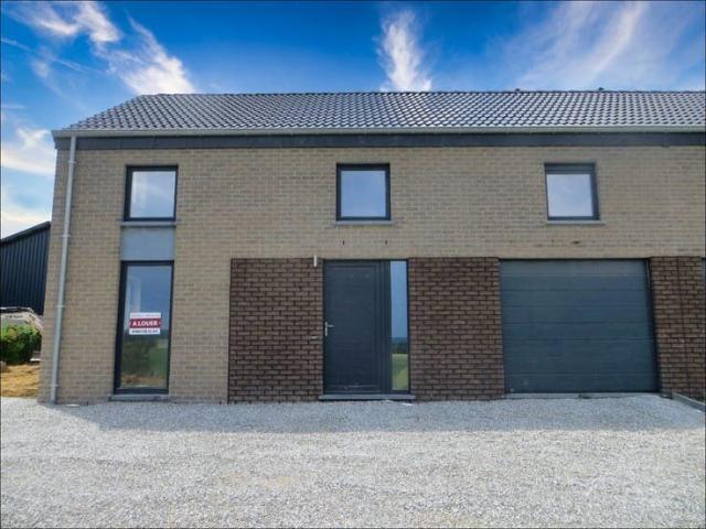 À louer – Charmante maison 3 façades à Lisogne Dinant