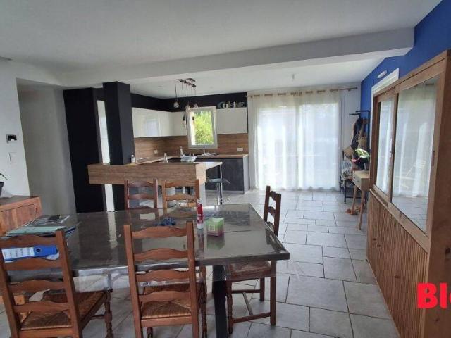 A LOUER chez BLOT VITRE MAISON T5 TAILLIS