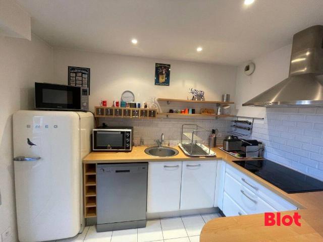 A LOUER chez BLOT IMMOBILIER APPART TYPE 2 MEUBLE RUE JEAN M