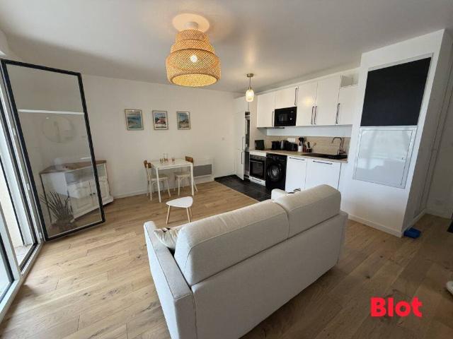 A LOUER chez BLOT IMMOBILIER DINARD Appartement T2 état neuf