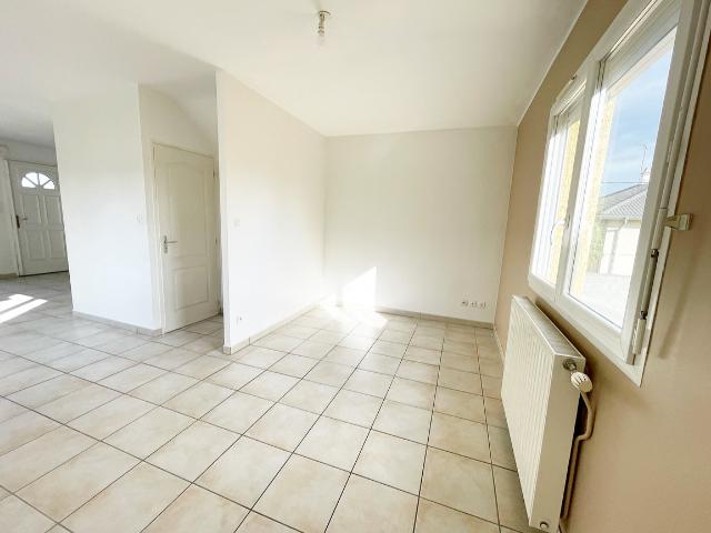 A LOUER Communay – Maison 71 m² avec 3 chambres et double garage