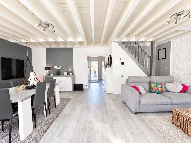 À LOUER Communay Maison meublée de 120 m² avec terrasse, jac