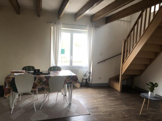 A LOUER COMMUNE ISSE MAISON MEUBLEE