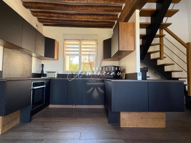 A LOUER CORP DE FERME 413 M² habitable 1030 m² TERRAIN
