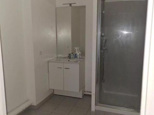 A LOUER, Courcouronnes, T3 récent R+1 56m² + balcon + parking double | Cimm Immobilier