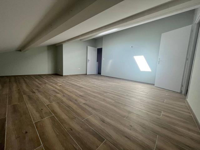 A louer: Duplex de 98m2 carrez refait à neuf 3 chambres