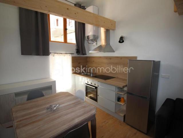 ? À LOUER – Duplex meublé au cœur du centre ville
