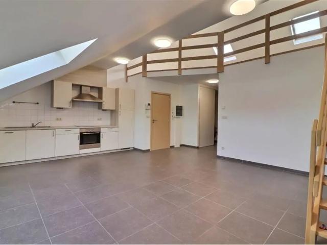 à louer Duplex Roux Rue de la Paix