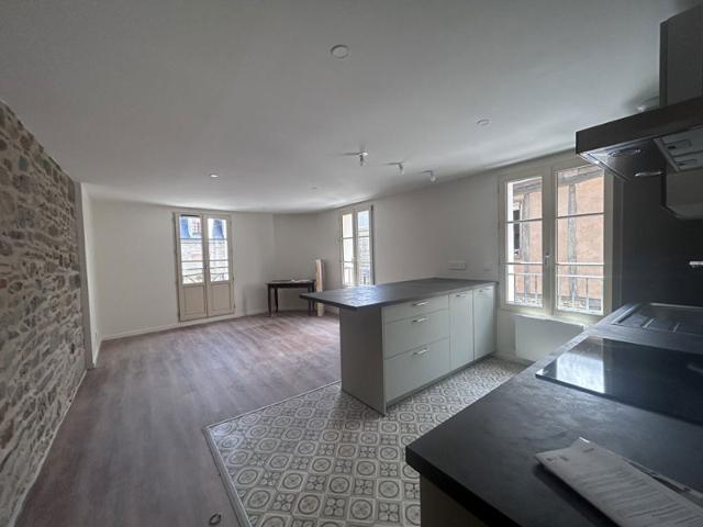 A LOUER DOL DE BRETAGNE HYPERCENTRE T3 NEUF 64.70 m²