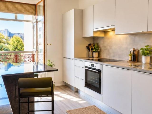 À LOUER | EAUX VIVES – APPARTEMENT MEUBLÉ DE 91 M²