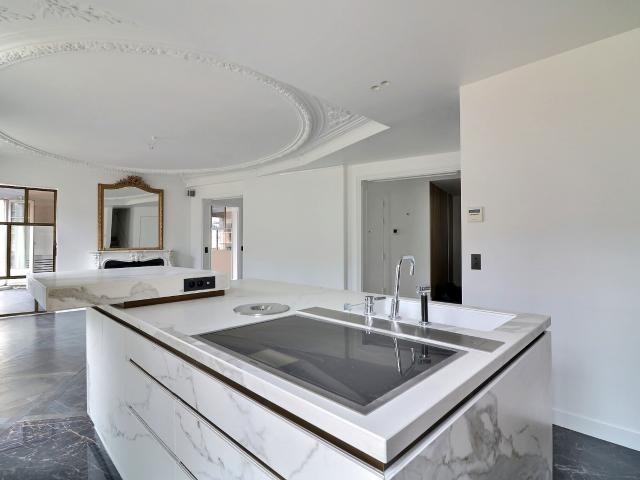 A LOUER – ELYSEE – EXCEPTIONNEL APPARTEMENT FAMILIAL