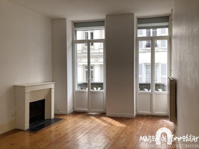 A louer en centre ville de COGNAC Appartement de 3 pièces