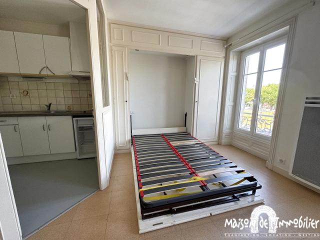 A louer en Centre ville de JARNAC Studio 25m2