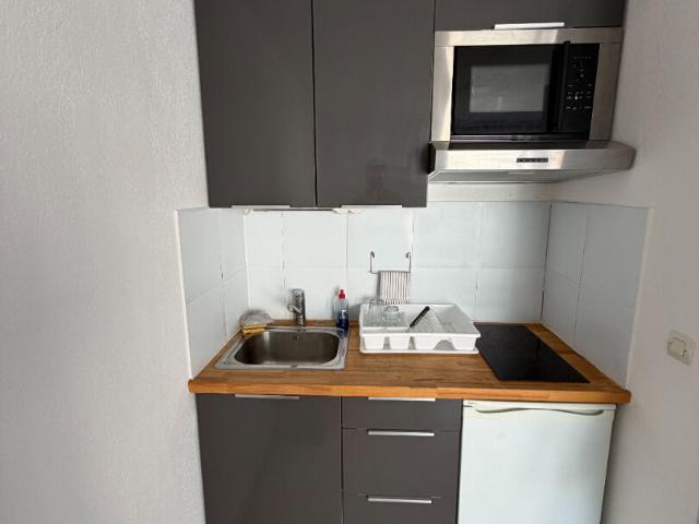 A LOUER EN EXCLUSIVITE FREJUS LOCATION APPARTEMENT STUDIO MEUBLE