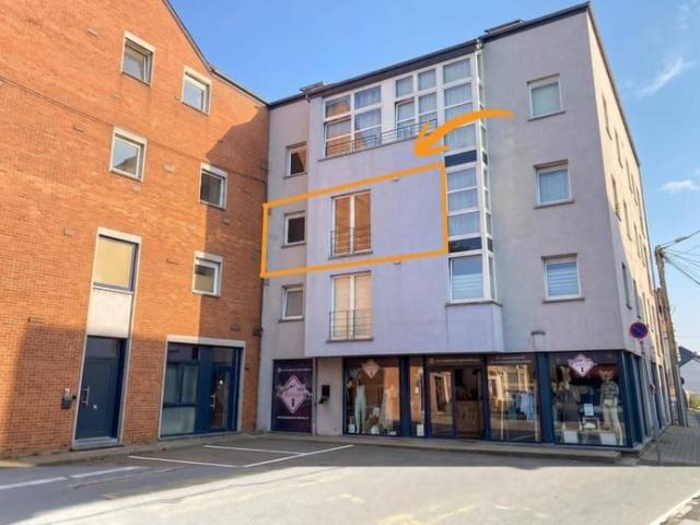 A LOUER EN PLEINS CENTRE DE CINEY: Bel appartement une cham