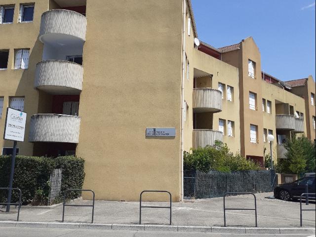 A louer FAUX TYPE 3 ILOT VINATIER