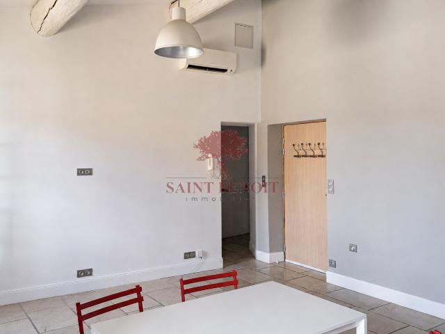 A louer GIGNAC Bel appartement 3 pièces meublé et climatisé avec cave