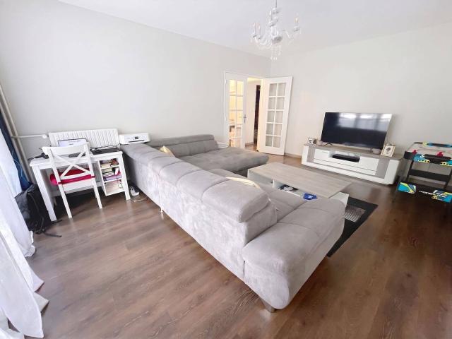 À LOUER: Grand appartement T5 de 98 m² avec balcon et parking – Plaisir
