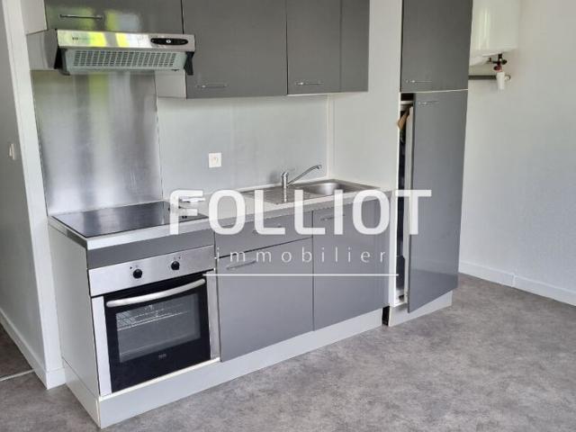 A LOUER Grand studio 50000 Saint L� 1 pi�ce 29.11 m�