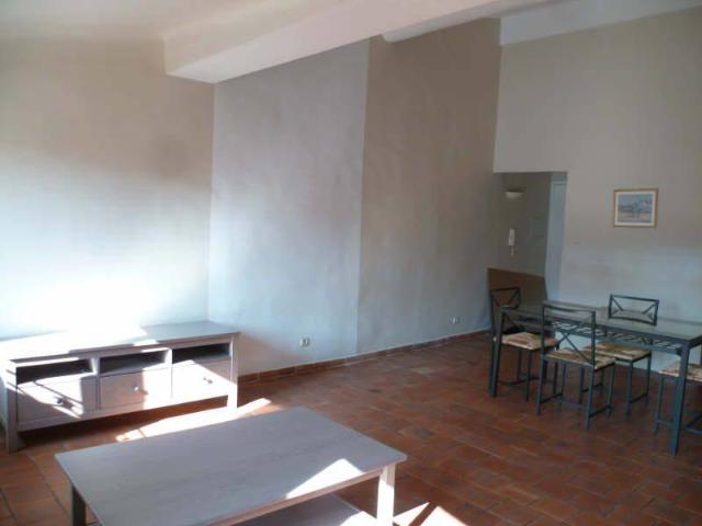 À louer Grand studio meublé 41 m² Place des Augustins