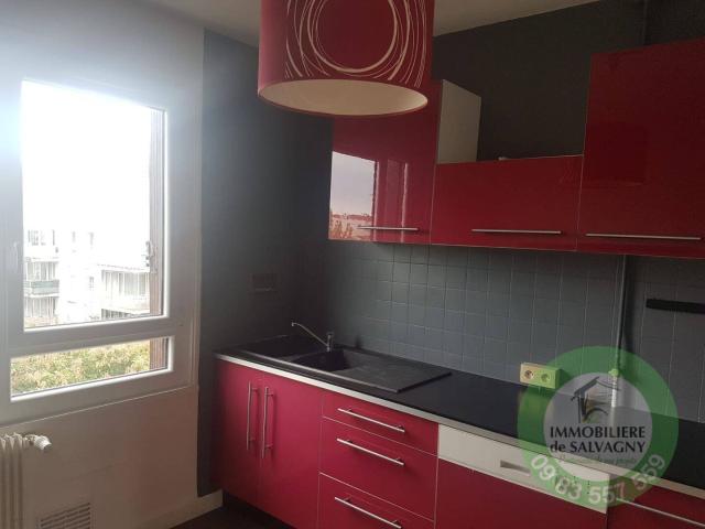 A louer, grand T3 de 82 m2 avec garage, rue Dolard à Villeurbann