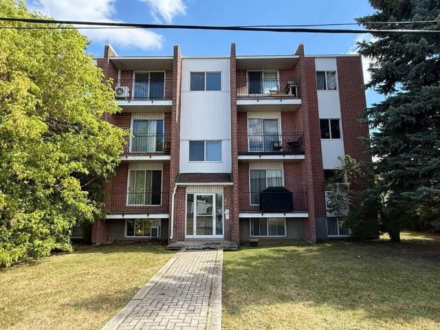 À LOUER – Grand 4½ à St Constant  Rue Lanctot | Disponible 1er août  1 395 $ / mois