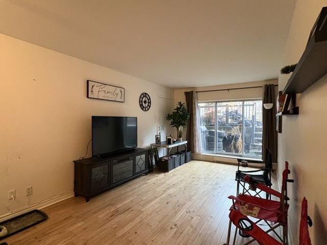 À Louer – Grand 4½ Rénové à Cartierville