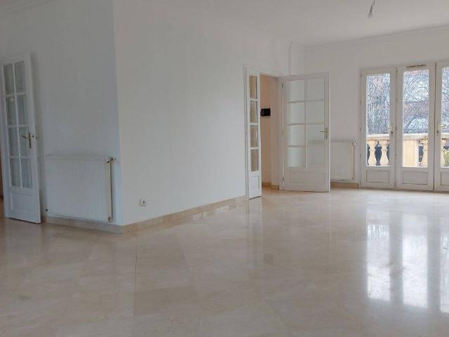 A louer grande maison 226 m2