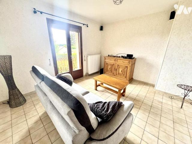 À LOUER: GRANDE MAISON MEUBLÉE AVEC TERRAIN – SAINT ALBAN SUR LIMAGNOLE